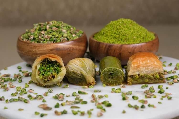 <p>33. GAZİANTEP - Antepfıstığı ve Baklava</p>
<p> </p>
