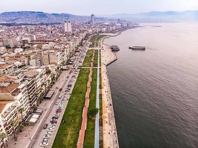 <p>41. İZMİR - Kordon</p>
<p> </p>