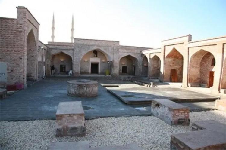 <p>72. ŞIRNAK - Mem-u Zin T&uuml;rbesi</p>

<p>&nbsp;</p>
