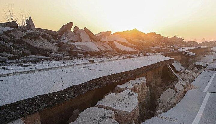 <p>Kuzey Anadolu Fayı, Anadolu Plakasının Avrasya Plakasına göre batıya doğru hareketini barındıran bir doğrultu atımlı faydır. İstanbul da dahil olmak üzere yoğun nüfuslu bölgelerden geçer ve bu da onu bölge için önemli bir sismik tehlike haline getirir.</p>
