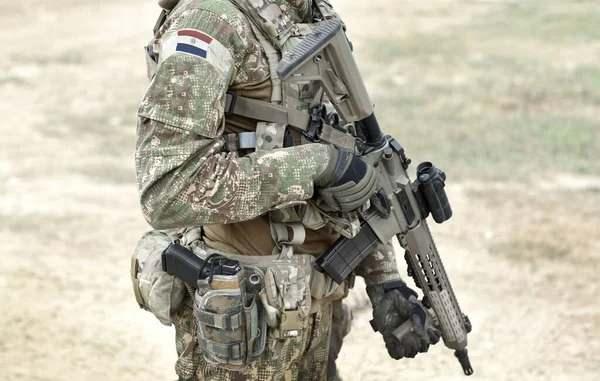 <p><span style="color:#B22222"><strong>95. Paraguay</strong></span></p>
<p><br />
Toplam iş gücü:</p>
<p> </p>
<p>3 milyon 535 bin 598 kişi</p>