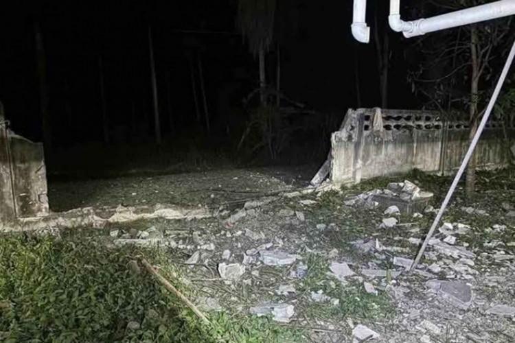 <div>GEÇTİĞİMİZ AY DÜZENLENEN SALDIRILARDA 5 KİŞİ HAYATINI KAYBETMİŞTİ</div>

<div> </div>

<div>Narathiwat ve komşu Pattani eyaletlerinde geçtiğimiz ay eş zamanlı silahlı ve bombalı saldırı düzenlenmişti. </div>
