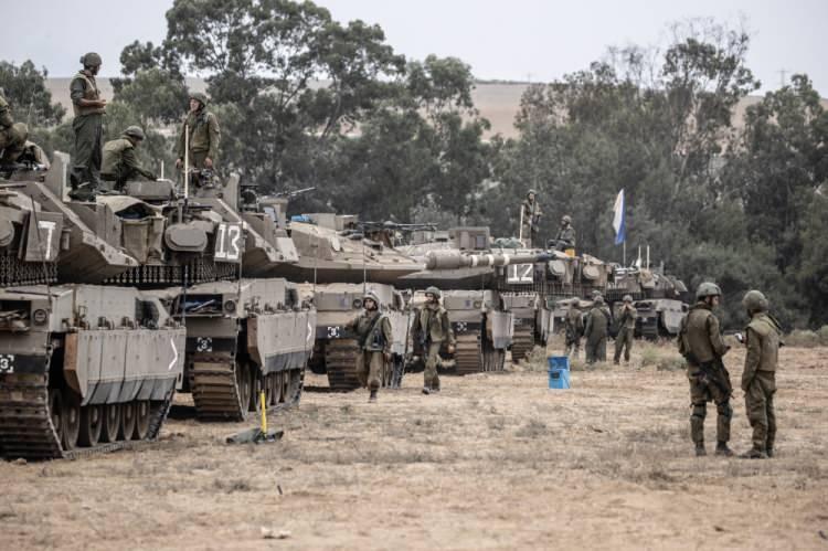 <p>Netanyahu, kadın askerlerin aileleriyle yaptığı bir toplantıda, "Filistin Koridoru konusundaki talebimizden vazgeçmeyeceğiz ve güvenlik birimlerinin görüşü umurumda değil" ifadelerini kullanmıştı.</p>