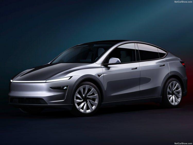 <p>Tesla'dan yapılan açıklamada, en uygun fiyatlı Model Y'nin bugün 17:00'den itibaren sınırlı sayıda olmak üzere araç envanter listesinde yer almaya başlayacağı duyurulmuştu.</p>
