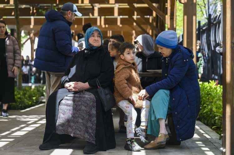 <p><span style="color:#B22222"><strong>İŞTE 6.2 BÜYÜKLÜĞÜNDEKİ DEPREM SONRASI İSTANBUL HALKI</strong></span></p>