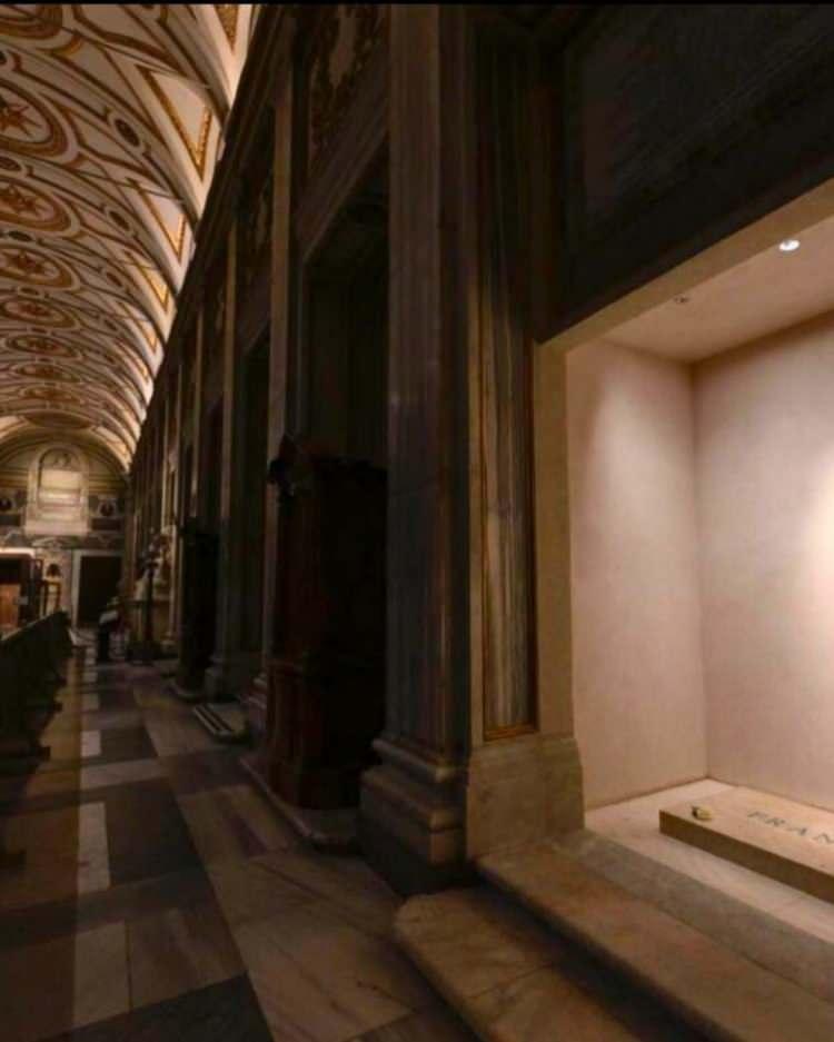 <p> </p>

<p>Papa Franciscus'un mezarının ilk görüntüleri bugün mezarın halka açılmasının ardından Vatikan tarafından yayınlandı.</p>
