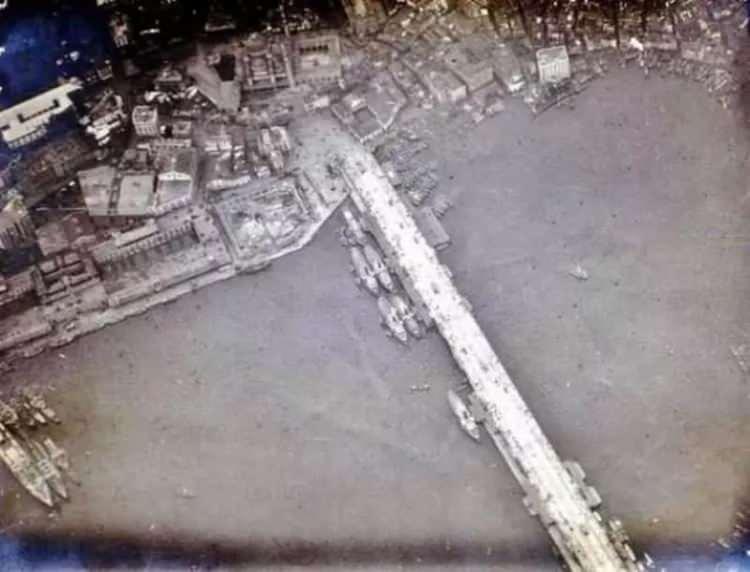 <p>Gökyüzünden Galata Köprüsü ve Yeni Cami'ye bakış (1915)</p>
