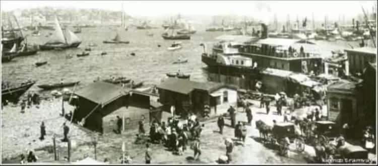 <p>Sirkeci 1870 O yıl, Avusturya-Macaristan İmparatorluğu'nun başkenti Viyana'da düzenlenen uluslararası fuar dolayısıyla Osmanlı Devleti bir kitap hazırlatır.</p>