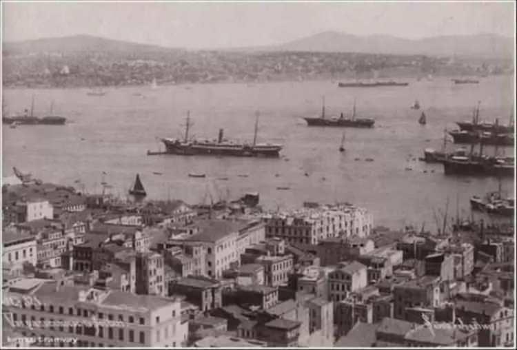 <p>Üsküdar'a bakış 1890</p>
