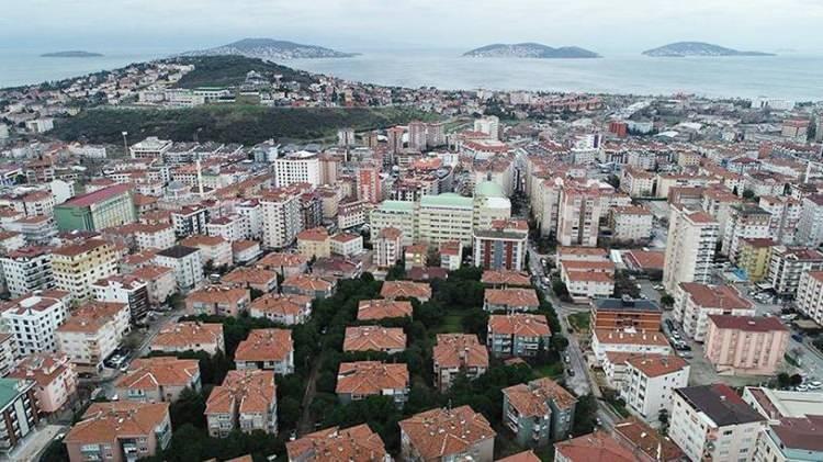 <p>Bu destek için en önemli sorun faizlerin yüksek olması ve bankaların kredi taleplerine olumlu dönüş yapmaması. ‘Dönüşüme özel düşük faizli bir kampanya’ olması halinde sürecin hızlanacağı belirtiliyor. Ayrıca, faiz destekli dönüşüm kredisi ve kira desteği birlikte kullanılmıyor, birinin tercihi gerekiyor. Bu alanda da bir iyileştirme bekleniyor.</p>
<p> </p>