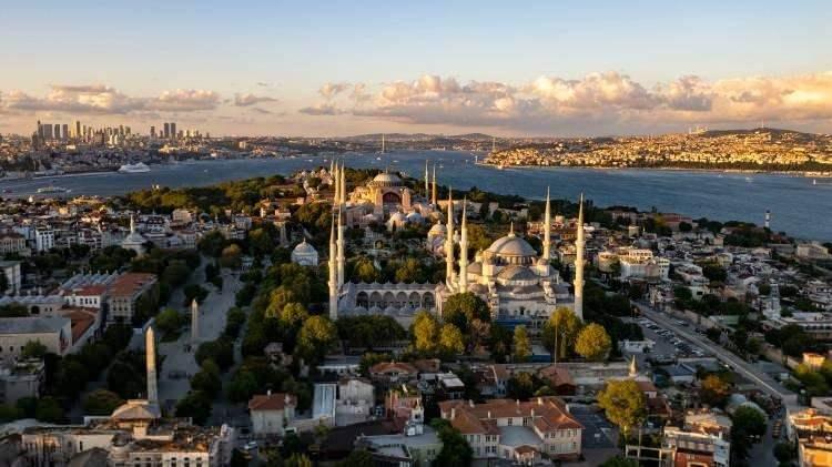 <p><strong>Fatih</strong></p>
