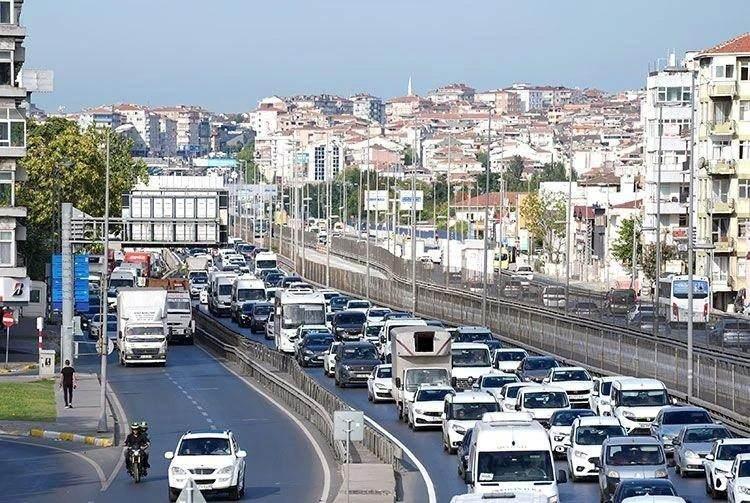 <p><strong>Avcılar</strong></p>
