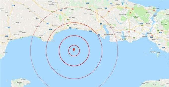 <p>Bu deprem dizisi ile kırılan alan, Marmara Denizi içerisinde sismik boşluk olarak tanımlanan ve kırılması beklenen fay parçalarının tümünü kapsamamaktadır. </p>