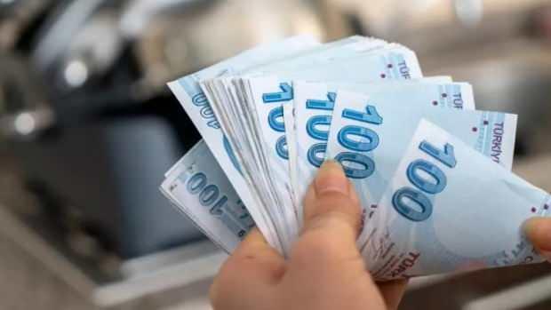 <p>Özellikle yüksek birikim sahipleri için sunulan cazip faiz oranları dikkat çekerken,<strong> 5 milyon TL’nin 32 günlük vadede sağladığı kazanç</strong> şaşkınlık yarattı.</p>
<p> </p>