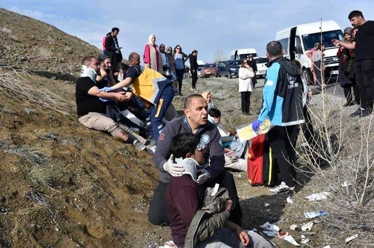 <p>Kaza nedeniyle Yıldız beldesindeki imam hatip ilkokulu ve ortaokulunun 28 Nisan'a kadar tatil edildiği, 23 Nisan programlarının ertelendiği öğrenildi.</p>