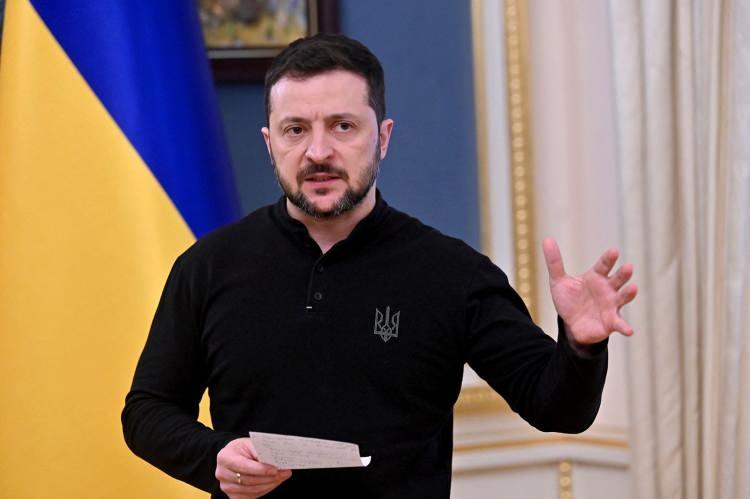<p><span style="color:#B22222"><strong>12. Volodymyr Zelensky </strong></span></p>
<p> </p>
<p>Ukrayna Devlet Başkanı</p>
<p> </p>
<p>20 Milyon $</p>