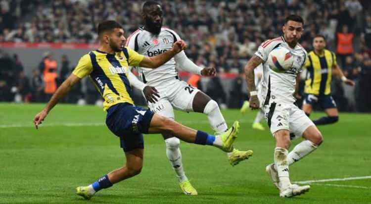 <p>Ezeli rakipler arasında Kadıköy'de oynanan 43 lig maçında Fenerbahçe, 17 kez sahadan galip ayrılırken, Beşiktaş 11 müsabakada 3 puan aldı. 15 derbi ise berabere sonuçlandı. Ülker Stadyumu'ndaki lig maçlarında sarı-lacivertliler 63 kez fileleri havalandırırken, siyah-beyazlılar da 57 gol kaydetti.</p>