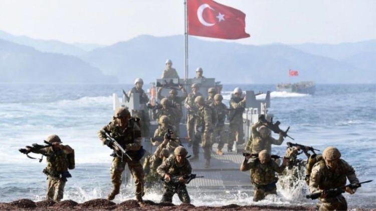 <p><span style="color:#B22222"><strong>TÜRKİYE'NİN BÖLGEDEKİ YÜKSELİŞİNDEN RAHATSIZLAR</strong></span></p>
<p> </p>
<p>İsrail’in Suriye’deki askeri varlığını artırması ve Türkiye’nin güney sınırlarında PYD/YPG üzerinden oluşturulan tehditler, Türkiye’nin bölgedeki rolünü zayıflatmaya yönelik bir adım olarak yorumlanıyor.</p>