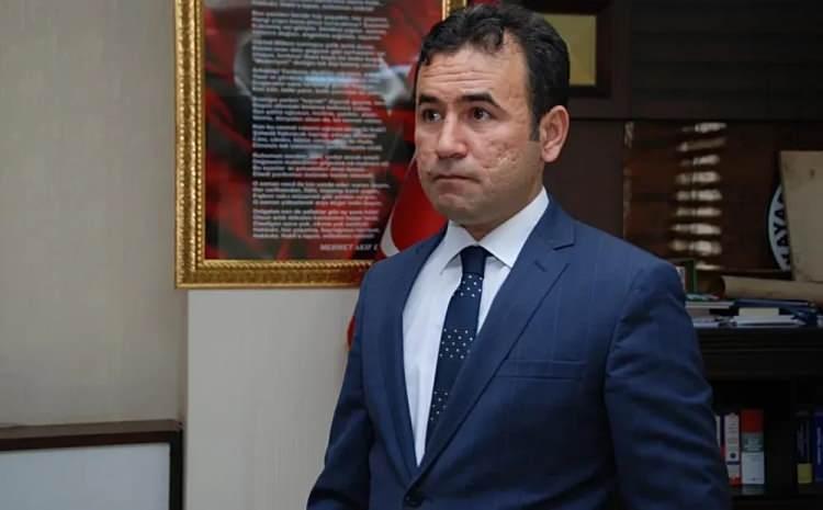 <p>DHA'daki habere göre Adana 11'inci Ağır Ceza Mahkemesi'ndeki duruşmaya tutuklu K. cezaevinden Ses ve Görüntü Bilişim Sistemi (SEGBİS) ile katıldı. Duruşmada, diğer tutuklu sanık Özgür Akgül, tanıklar, müştekiler ve taraf avukatları hazır bulundu. Tutuksuz sanık P. Y. ise duruşmaya katılmadı.</p>