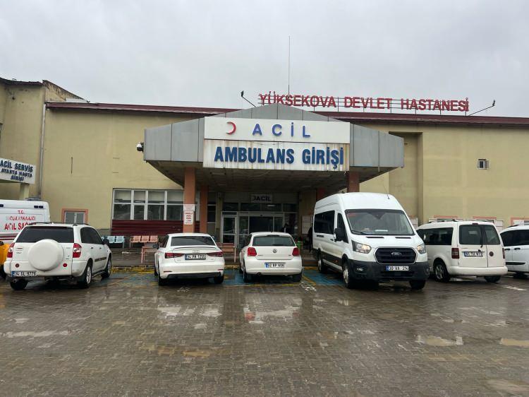 <p>Kaza, saat 05.30 sıralarında Yüksekova'ya yaklaşık 30 kilometre uzaklıktaki Gürkavak köyüne bağlı Cevizli mezrası mevkisinde meydana geldi. </p>