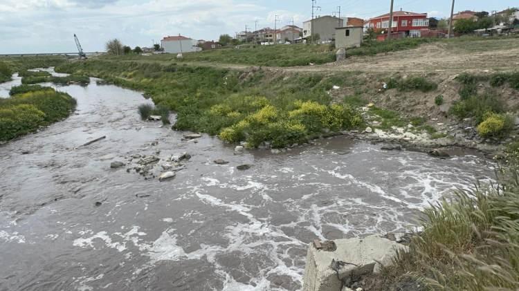 <p><span style="color:rgb(33, 37, 41)">Türkiye'nin önemli sanayi şehirlerinden Tekirdağ'da, Çevre, Şehircilik ve İklim Değişikliği Müdürlüğü ekipleri, il genelinde çevreyi kirleten tesislere yönelik denetimlerini aralıksız sürdürüyor. </span></p>