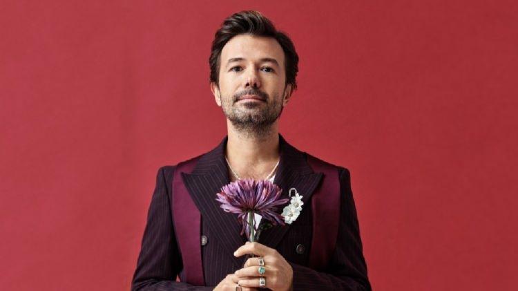 <p><span style="color:#FF0000"><strong>"HAYATIM BOYUNCA HERKESE KARŞI SAYGILI OLMAYA ÖZEN GÖSTERDİM"</strong></span></p>
<p><span style="color:#000000"><strong>Hakkındaki açıklamalara ve yorumlara kayıtsız kalmayan Yalın ise sosyal medya hesabından paylaşımda bulundu. "Maden suyu için beni ağlattı" iddialarına açıklık getiren Yalın, açıklamasında "Sosyal medyada benimle ilgili paylaşılan hikaye tamamen gerçek dışıdır. </strong></span></p>