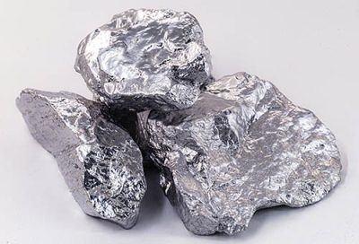 <p><span style="color:rgb(178, 34, 34)"><strong>RODYUM</strong></span></p>
<p> </p>
<p>Birçok alanda kullanılan bir element rodyum. Özellikle de otomobil sektöründe, egzoz gazlarının zararını azaltmak için kullanılıyor. Az üretilen rodyumun 1 gramı 504 dolar.</p>