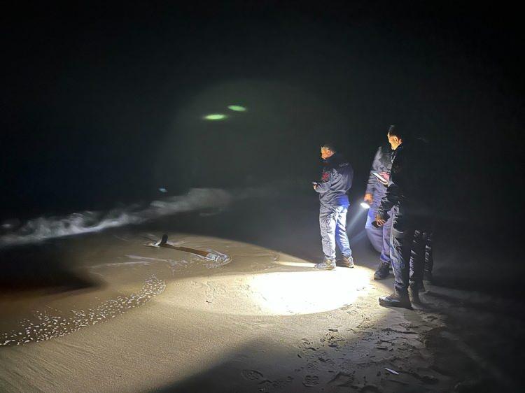 <p>Sakarya’nın Karasu ilçesindeki sahilde uçaksavar füzesi roket taşıma motoru bulundu.</p>
<p> </p>