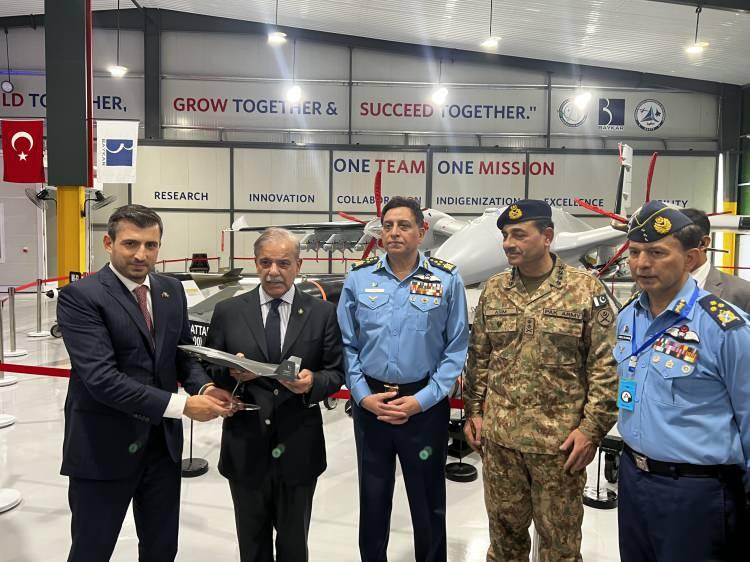 <p>Rajan Kochhar Pakistan ordusunun hem silahlanma kapasitesi hem de stratejik yaklaşımı açısından dikkat çekici bir dönüşüm geçirdiğini söyledi.</p>
