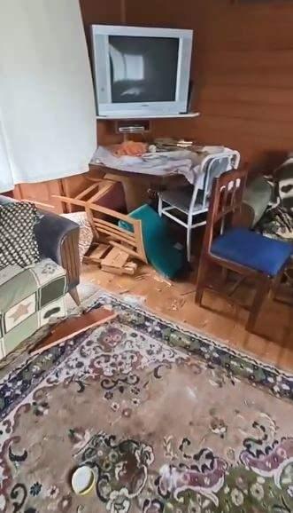 <p>Yazlık evine gelen İsmet Balcı ve yeğeni Ufuk Kaleli, gördükleri manzara karşısında büyük şok yaşadı.</p>
<p> </p>