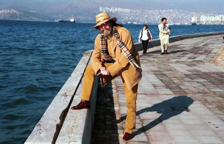 <p><strong>"Tamirci Çırağı", "Ceviz Ağacı" </strong>ve <strong>"Sevda Kuşun Kanadında"</strong> gibi unutulmaz şarkılara imza atan sanatçının, ölümünden üç yıl önce kaleme aldığı bir mektup bu gerçeği gün yüzüne çıkardı. </p>
