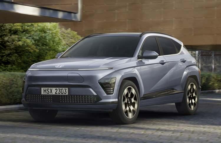 <p><span style="color:#B22222"><strong>10. HYUNDAI KONA EV – YÜZDE 10,6 DÜŞTÜ</strong></span></p>
<p> </p>
<p><br />
20 bin 678 dolardan 2 bin 462 dolar düşerek değer kaybı yaşadı.</p>