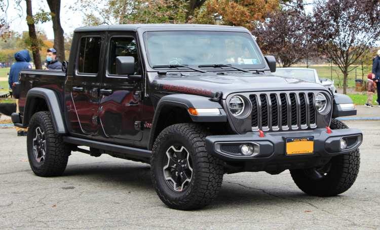 <p><span style="color:#B22222"><strong>9. JEEP GLADIATOR – YÜZDE 10,7 DÜŞTÜ</strong></span></p>
<p> </p>
<p><br />
34 bin 136 dolardan 4 bin 89 dolar düşerek azaldı.</p>