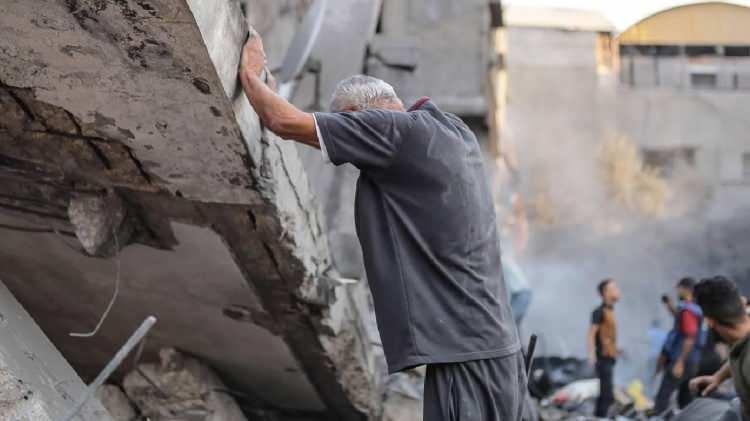<p>2009 yılında Filistin ve İsrail arasındaki savaşla başlayan süreç, 2011'de Libya ve Suriye'yle devam etti. 2013'te Mısır'da yapılan darbeyle de bölge iyice karışmış oldu.</p>
<p> </p>
<p>Günümüzde ise İsrail'in Filistin üzerindeki saldırıları hala devam etmekte.</p>