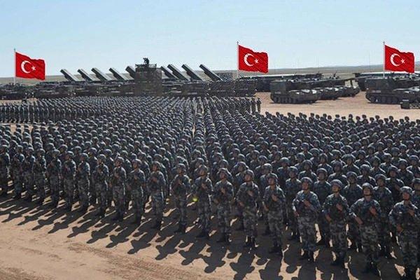 <p><span style="color:#B22222"><strong>KRİPTO BLOĞU: ÇİN, RUSYA, İRAN, TÜRKİYE, PAKİSTAN</strong></span></p>
<p>Trigunayat, küresel düzeyde ortaya çıkabilecek yeni bloklaşmalara da işaret ederek, kendi ifadesiyle “Krypto” adını verdiği olası bir jeopolitik yapıdan söz etti. Bu blokta Çin, Rusya, İran, Pakistan, Türkiye, Afganistan ve çevresel olarak Katar'ın yer alabileceğini belirtti. “Bu tür bir hizalanma ABD-Rusya ilişkilerinin seyrine bağlı olarak şekillenebilir,” dedi.</p>
<p> </p>
