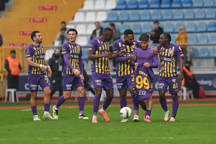 <p>(6) EYÜPSPOR: 54 PUAN</p>