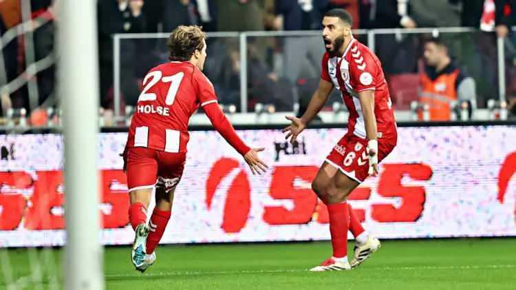 <p><strong>(4) SAMSUNSPOR: 60 PUAN</strong><br />
<br />
<strong>** Samsunspor'un ligi dördüncü bitirmesine yüzde 53,8 ihtimal verildi.</strong></p>
