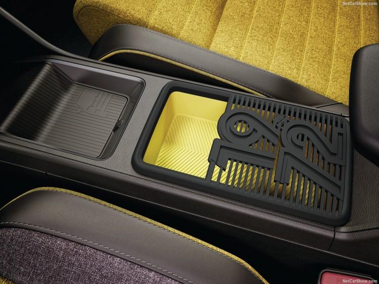 <p>Renault Türkiye'nin sitesinde yer alan bilgiye göre, 150 beygir güç üreten araç, kullanıcısına 240 Nm tork değeri sunuyor. Yapılan açıklamaya göre, bağımsız arka süspansiyon ile kombine edilmiş Renault 5, bu özelliği ile sınıfında fark yaratıyor.</p>