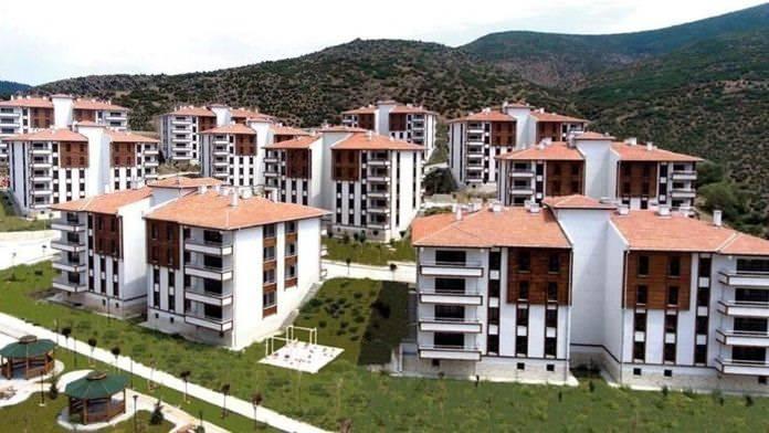 <p><strong><span style="color:rgb(178, 34, 34)">16 SORUDA İSTANBUL İÇİN YARISI BİZDEN KAMPANYASI</span></strong></p>
<p> </p>
<p>Kampanya kapsamındaki fiyatların arttırılmasının ardından Bakanlık tarafından hazırlanan tanıtım filmiyle akıllara takılan 16 soru ise şu şekilde cevaplandı:</p>