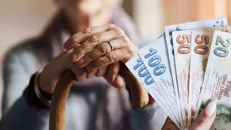 <p>Merkez Bankası’nın tahmini ise yüzde 21-29 aralığında bulunuyor. Emekli ve çalışan zamlarında hedeflenen enflasyon gözetilmişti. </p>