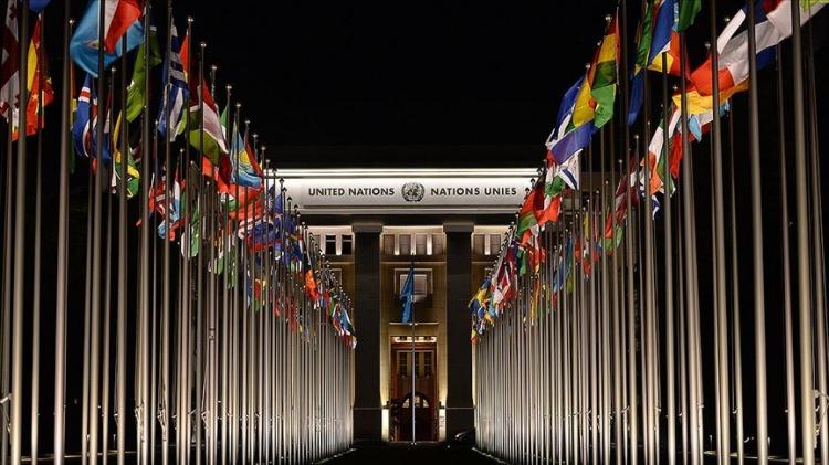 <p>ASKERİ ÇÖZÜM, ÇÖZÜM DEĞİL!</p>
<p> </p>
<p>BM Genel Sekreteri Antonio Guterres konuyla ilgili değerlendirmesinde, "Hindistan ve Pakistan arasındaki gerilim son yılların en yüksek seviyesine ulaşmış durumda. Pahalgam'da 22 Nisan'da meydana gelen korkunç terör saldırısını şiddetle kınıyorum. Özellikle bu kritik dönemde Hindistan ve Pakistan'ın kolayca kontrolden çıkabilecek bir askeri çatışmadan kaçınmaları elzemdir. Hiç kuşkunuz olmasın: Askeri bir çözüm, çözüm değildir" dedi.</p>
<p> </p>