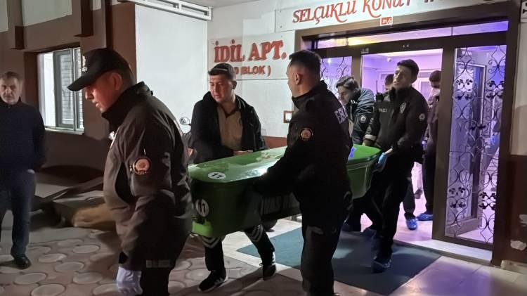 <p>Cumhuriyet savcısının incelemesinin ardından Umutcan ve Melisa Şimşek kardeşlerin cenazeleri otopsiye alındı.</p>