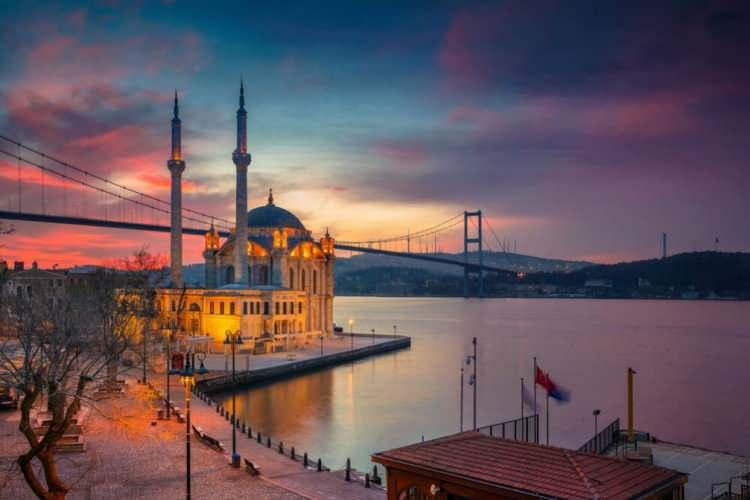 <p><strong><span style="color:#B22222">İSTANBUL</span> | KOSTANTİNİYYE</strong></p>