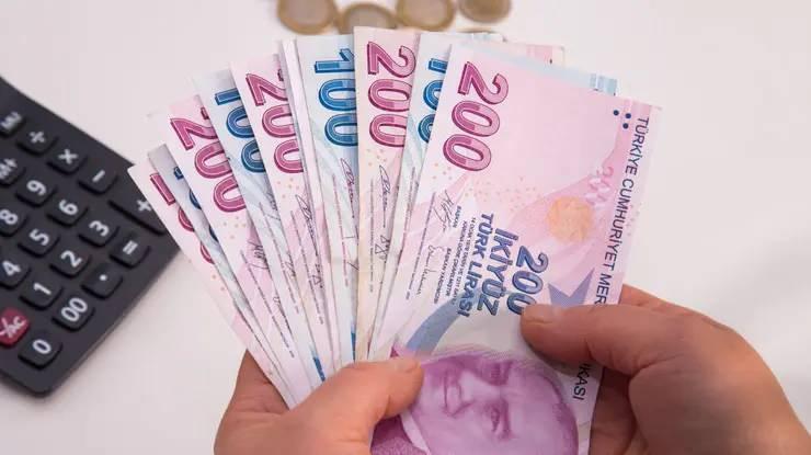 <p>Türkiye İstatistik Kurumu Nisan ayına ilişkin enflasyon rakamlarını açıkladı. TÜİK'in verilerine göre memur ve emeklilerin alacağı dördüncü zam oranı da belli olmuş oldu.</p>