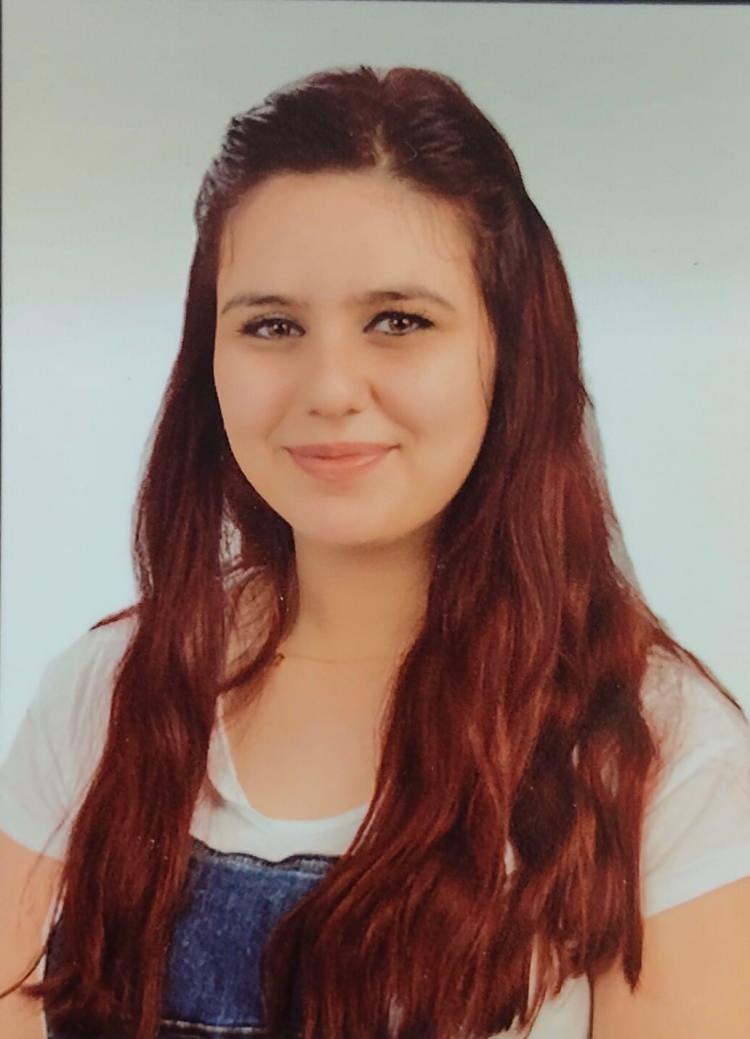 <p>Sağlık görevlilerinin kontrolünde Yonca Çavuş'un olay yerinde hayatını kaybettiği belirlendi. </p>
