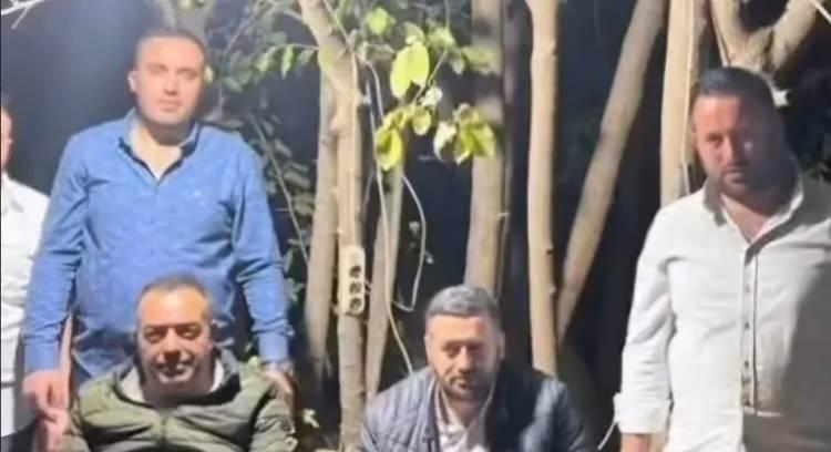 <p>Günlerce oyalanan, villasından olan ve taksi plakasına kavuşamayan Cengiz Ünal, Yıldırım ailesi mensubu 4 kişi hakkında 'nitelikli dolandırıcılık' suçundan şikayette bulundu.</p>
