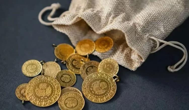 <p>Bu yükselişler, küresel ekonomik belirsizlikler, merkez bankalarının faiz politikaları ve jeopolitik gelişmeler gibi faktörlerin etkisiyle gerçekleşti. Altın, yatırımcılar için güvenli liman olma özelliğini sürdürerek portföylerde önemli bir yer tutmaya devam ediyor.</p>
<p> </p>