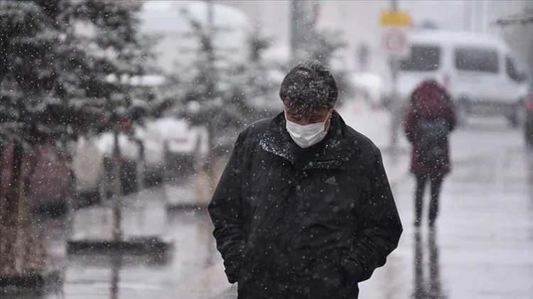 <p>ORTA ve DOĞU KARADENİZ</p>

<p>Parçalı ve çok bulutlu, bölgenin iç kesimleri ile Orta Karadeniz kıyılarının yerel sağanak ve gök gürültülü sağanak yağışlı geçeceği tahmin ediliyor.</p>

<p> </p>

<p>AMASYA 13°C, 30°C</p>

<p>Parçalı, yer yer çok bulutlu, bu akşam yerel sağanak ve gök gürültülü sağanak yağışlı</p>

<p> </p>

<p>ARTVİN 9°C, 27°C</p>

<p>Parçalı, yer yer çok bulutlu</p>

<p> </p>

<p>SAMSUN 15°C, 24°C</p>

<p>Parçalı, yer yer çok bulutlu, yarın (Cuma) öğle saatlerinden sonra yerel sağanak ve gök gürültülü sağanak yağışlı</p>

<p> </p>

<p>TRABZON 16°C, 23°C</p>

<p>Parçalı, yer yer çok bulutlu</p>
