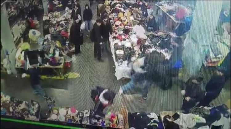 <p>Öte yandan ün görülen 2. duruşmada da karar çıkmadı, dava 20 Haziran'a ertelendi.</p>
<p>Tüm Türkiye davadan çıkacak kararı beklerken katillerden birinin arkadaşının TikTok paylaşımları infiale neden oldu.</p>