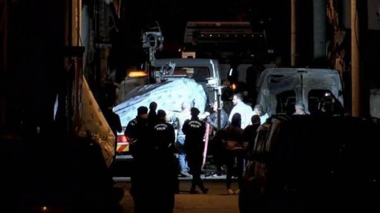 <p>Bursa'da 25 Nisan 2022'de Yunuseli Havaalanı’ndan kalkışından kısa süre sonra irtibat sağlanamayan tek motorlu eğitim uçağı, Osmangazi ilçesi Bağlarbaşı Mahallesi Sarıgül Sokak'ta iki katlı bir binaya çarptıktan çarpması hayrete düşürmüştü. </p>
<p> </p>
<p>Eğitim uçağı binaya çarptıktan sonra evlerin arasına düşüp, parçalanarak alev aldı.</p>